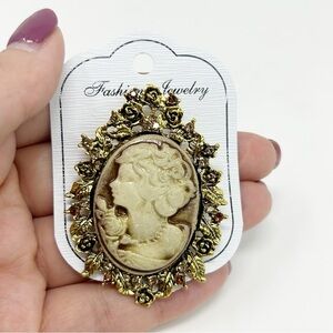 Vintage Style Victorian Lady Cameo Brooch Gold Tone Floral Rose Border Brown